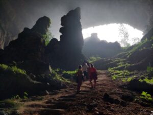 Grotte-de-chauvre-Kho-Muong.jpg