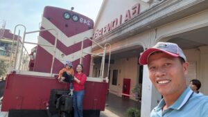 Arrêt à la station de Long Bien