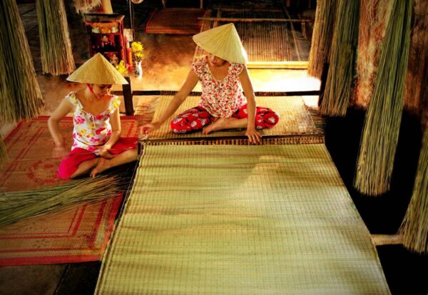 Fabrication de nattes dans le Delta du Mékong