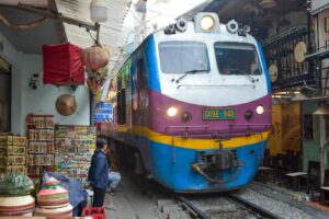 Rue du train de Hanoï, un lieu emblématique et insolite