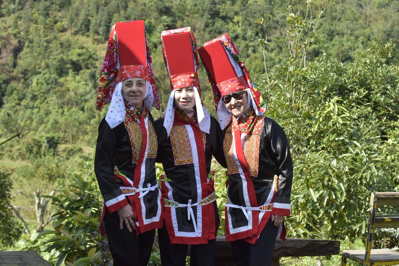 Costume traditionnel chez l'ethnie Dao Thanh Phan, à BInh Lieu, Quang Ninh