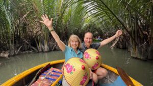 Excursion écologique en bateau panier dans la forêt de cocotiers de Bay Mau à Hoi An