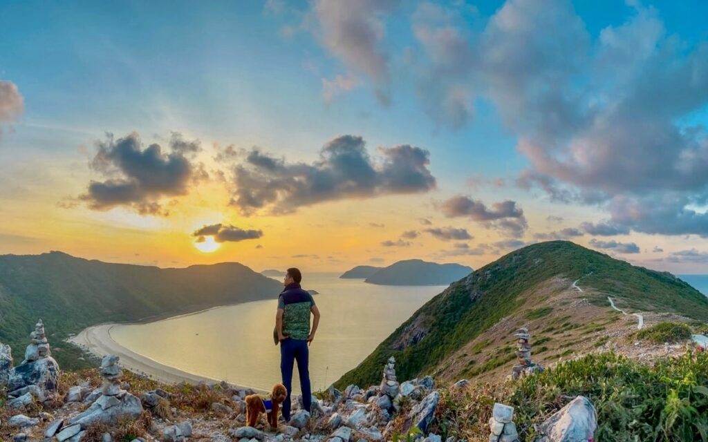 Coucher de soleil sur Con Dao vu depuis le mont Lo Voi