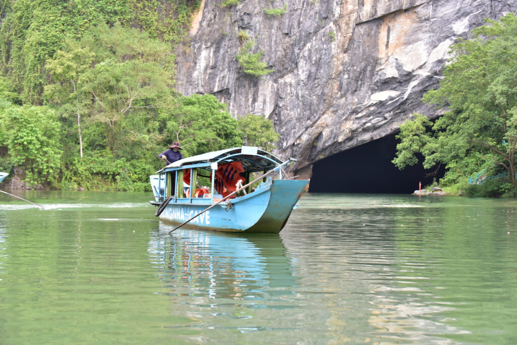 Grotte de Phong Nha dans le centre du Vietnam